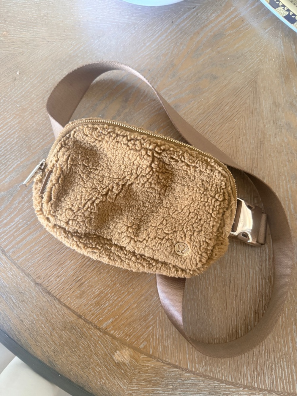 lululemon athletica Teddy Fleece Crossbody Bag in Camel Brown